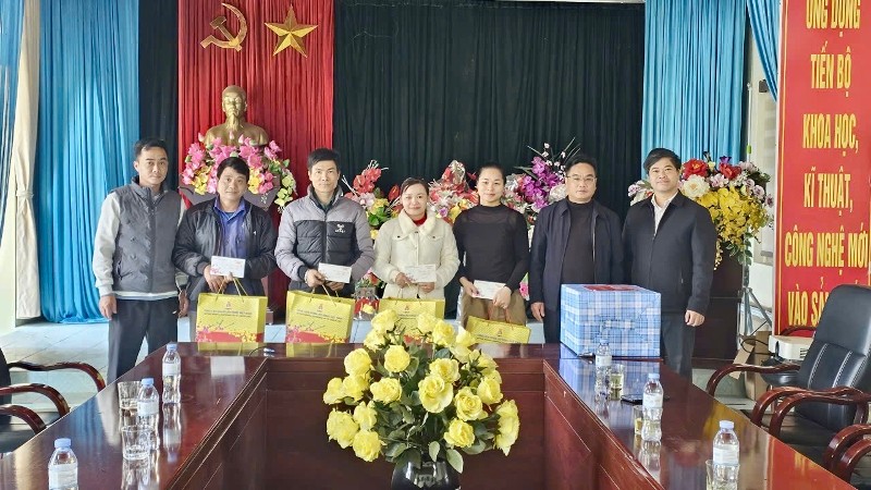 Liên đoàn Lao động tỉnh  thăm, chúc tết nhân dịp Tết Nguyên đán 2026
