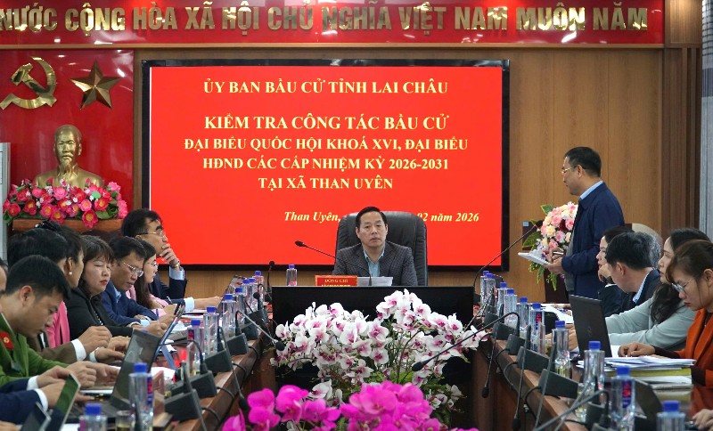 Đồng chí Hà Quang Trung - Phó Bí thư Tỉnh ủy, Chủ tịch UBND tỉnh, Chủ tịch Ủy ban bầu cử tỉnh kiểm tra công tác bầu cử đại biểu Quốc hội khóa XVI và đại biểu HĐND các cấp nhiệm kỳ 2026 - 2031 tại xã Than Uyên