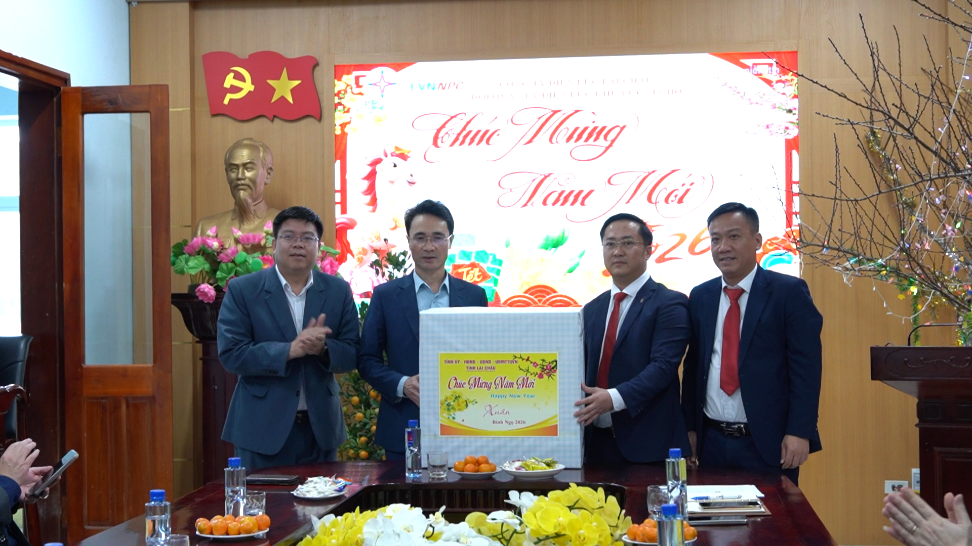 Phó Chủ tịch UBND tỉnh Hà Trọng Hải thăm, chúc tết xã Hồng Thu, Sìn Hồ