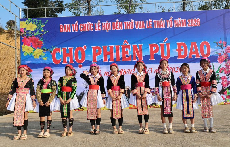 Đặc sắc phiên chợ xuân Pú Đao 