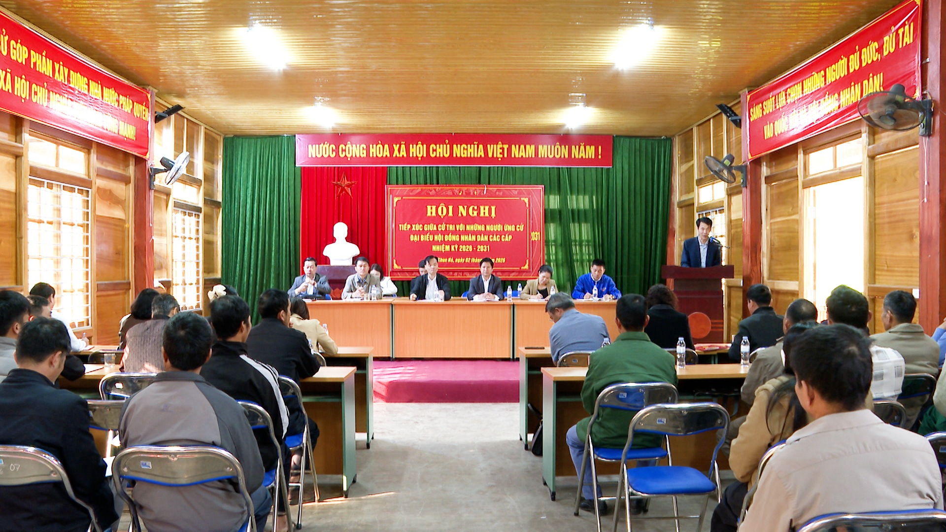 Đại diện Uỷ ban MTTQ xã Khun Há, giới thiệu danh sách, tiểu sử tóm tắt các ứng cử đại biểu HĐND các cấp, nhiệm kỳ 2026 – 2031.