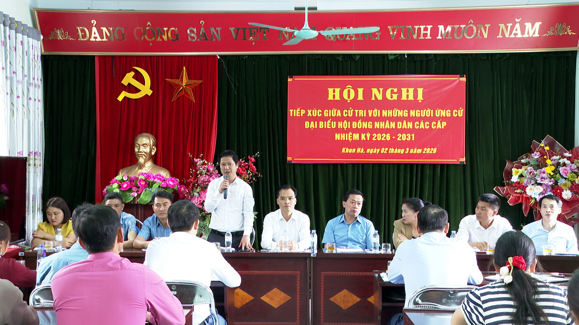 Ông Lý Vần Tải, Phó Trưởng ban, Ban Tuyên giáo và Dân vận Tỉnh ủy trình bày chương trình hành động tại hội nghị. 