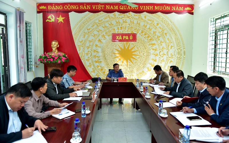 Kiểm tra công tác bầu cử tại xã Pa Ủ