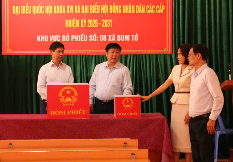 Bum Tở quyết tâm tổ chức thành công ngày bầu cử