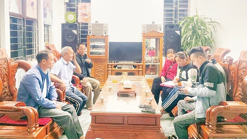 “Bình dân học vụ số” ở miền quê