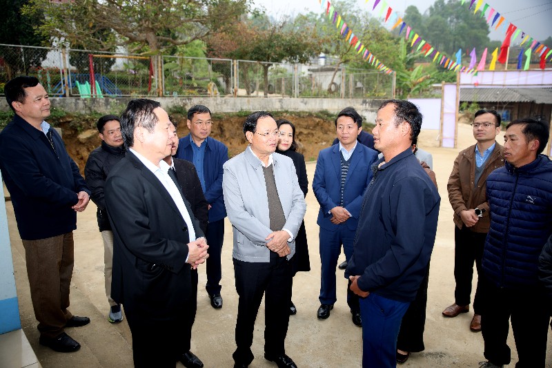 Bí thư Tỉnh uỷ Lê Minh Ngân kiểm tra công tác chuẩn bị bầu cử tại xã Tả Lèng