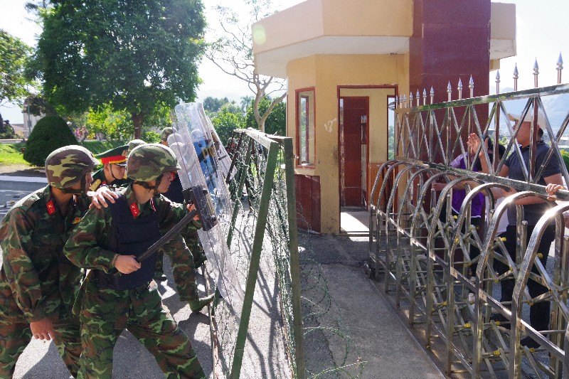 Nhiều hoạt động thiết thực chuẩn bị cho ngày bầu cử của cán bộ, chiến sĩ quân đội Lai Châu 