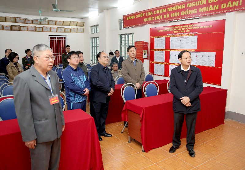 Bí thư Tỉnh uỷ kiểm tra công tác chuẩn bị bầu cử tại phường Tân Phong