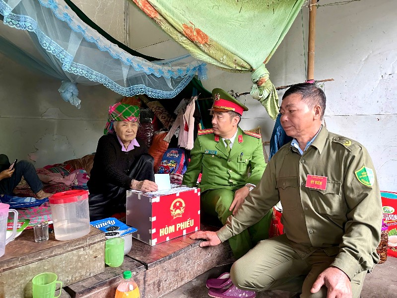  Đến 17 giờ ngày 15/3: 99,5% cử tri tỉnh Lai Châu đã tham gia bầu cử