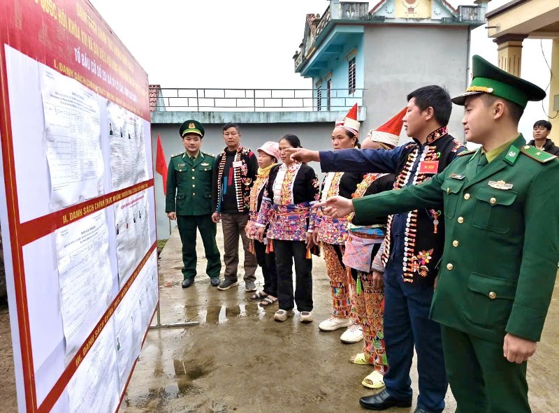 Lai Châu: Đến 14 giờ 30, tỷ lệ cử tri đi bầu cử đạt 97%