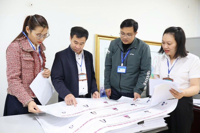 Lặng thầm góp sức vào thành công cuộc bầu cử