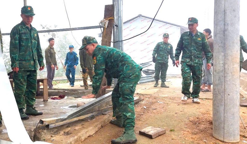 Mưa đá gây thiệt hại nhiều nhà dân ở xã Pa Ủ