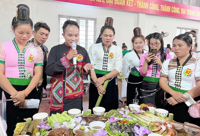 Sẻ chia, yêu thương – nền tảng của gia đình hạnh phúc