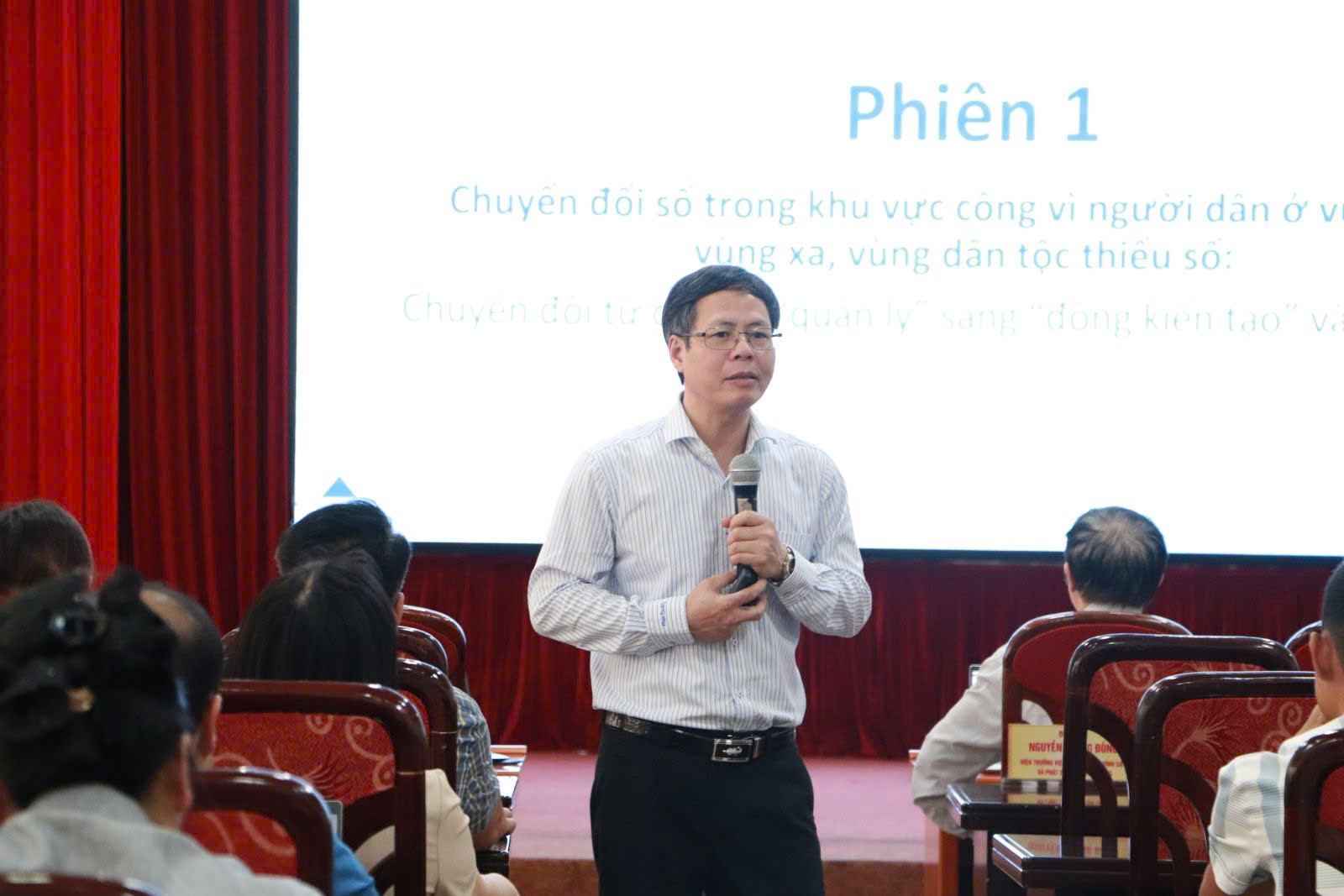 giảng viên giảng viên