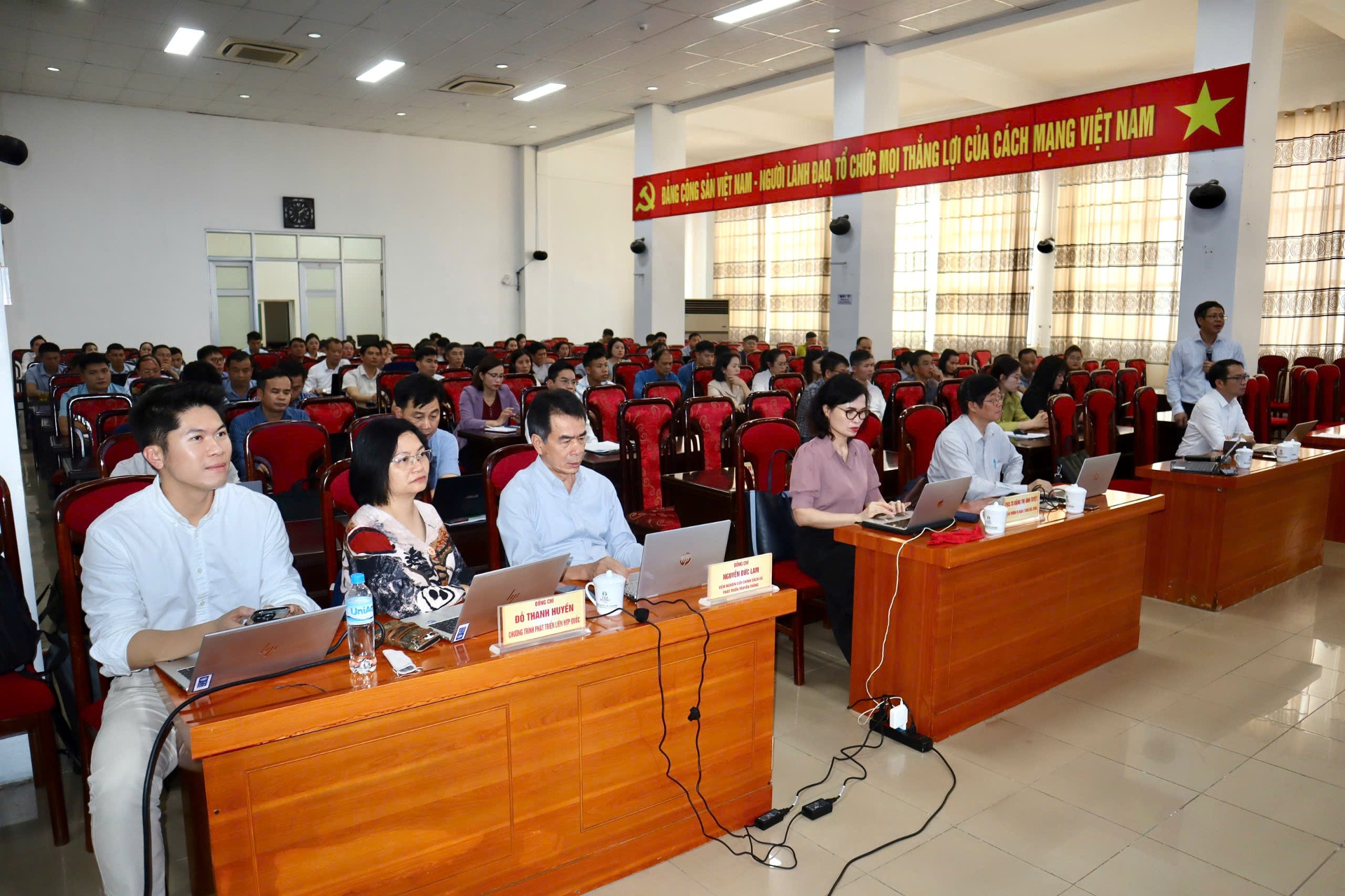 đại biểu dự đại biểu dự