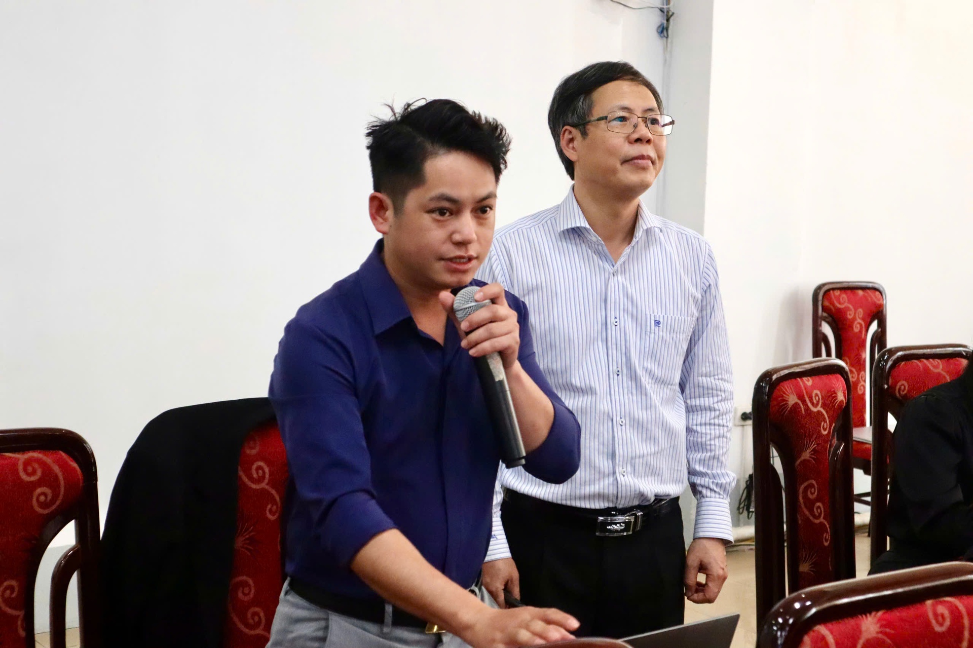 đại biểu đại biểu