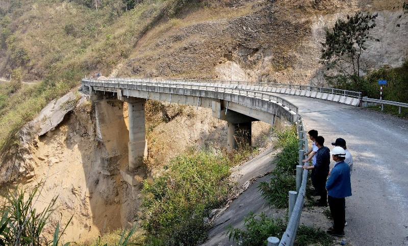 Khắc phục hậu quả thiên tai trên tỉnh lộ 128