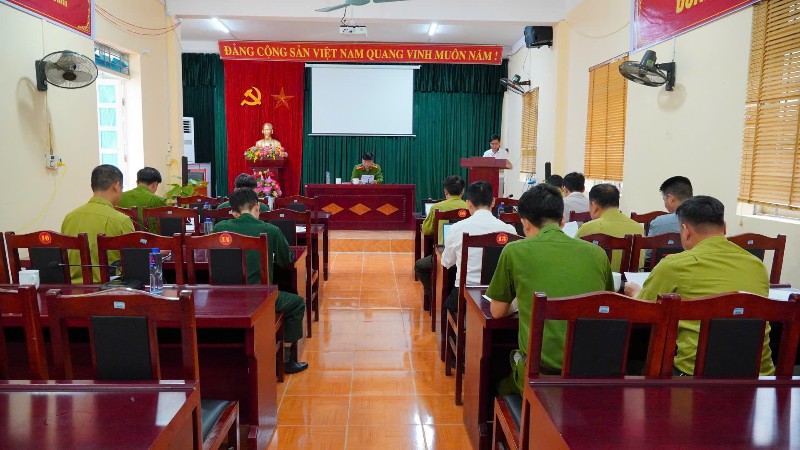 Kiểm tra công tác quản lý, bảo vệ rừng và PCCCR mùa khô năm 2025 - 2026 tại xã Khoen On