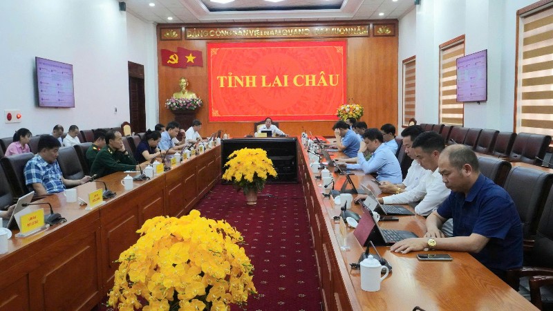 Họp trực tuyến về phát triển khoa học, công nghệ và chuyển đổi số