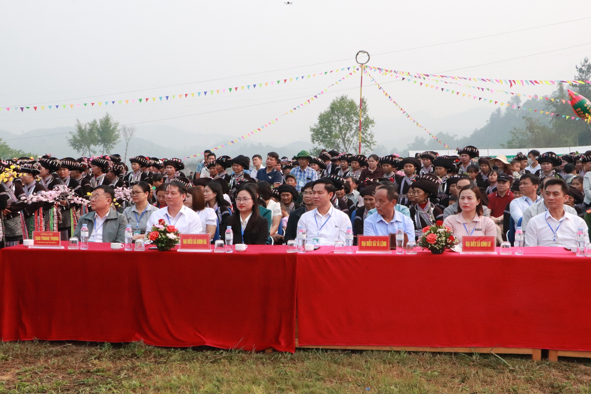 Các đại biểu tham dự lễ khai mạc Lễ hội “Bun Vốc Nặm”