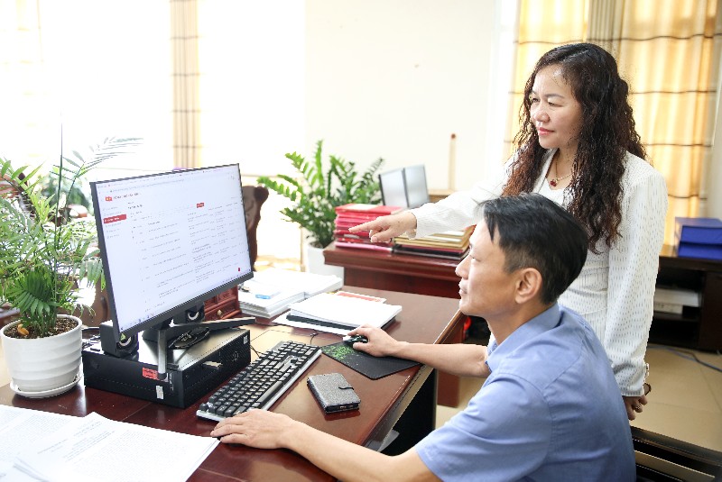 Từ sổ giấy đến sổ điện tử