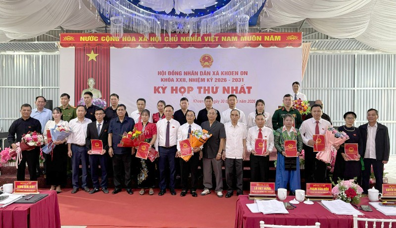 Kỳ họp thứ nhất, HĐND xã Khoen On khóa XXII