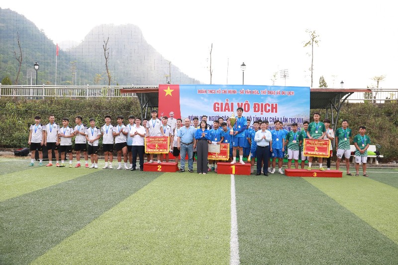 Bế mạc Giải vô địch bóng đá 7 người 