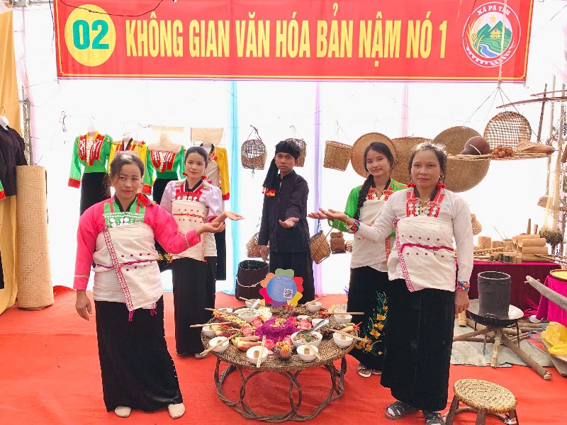 Đồng bào dân tộc Mảng xóa bỏ hủ tục