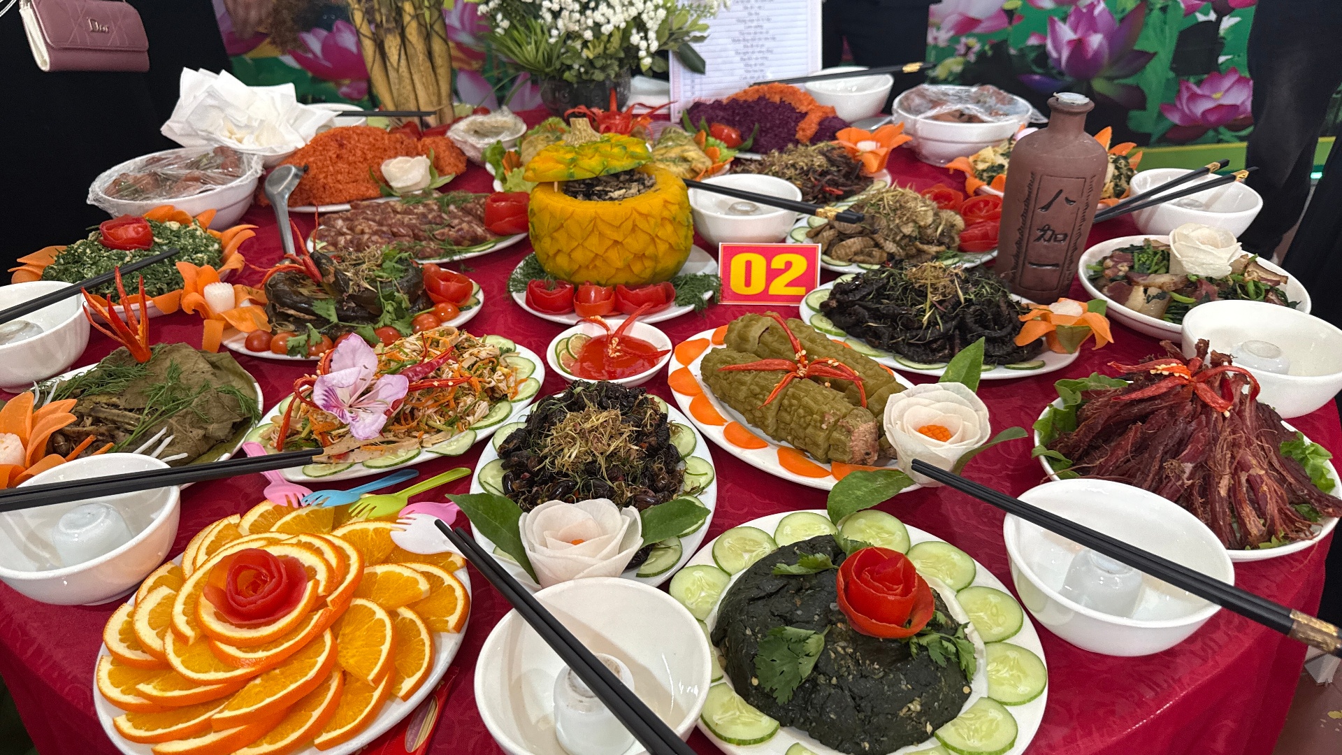 Mâm cơm dự thi mang đậm bản sắc văn hoá dân tộc Thái 