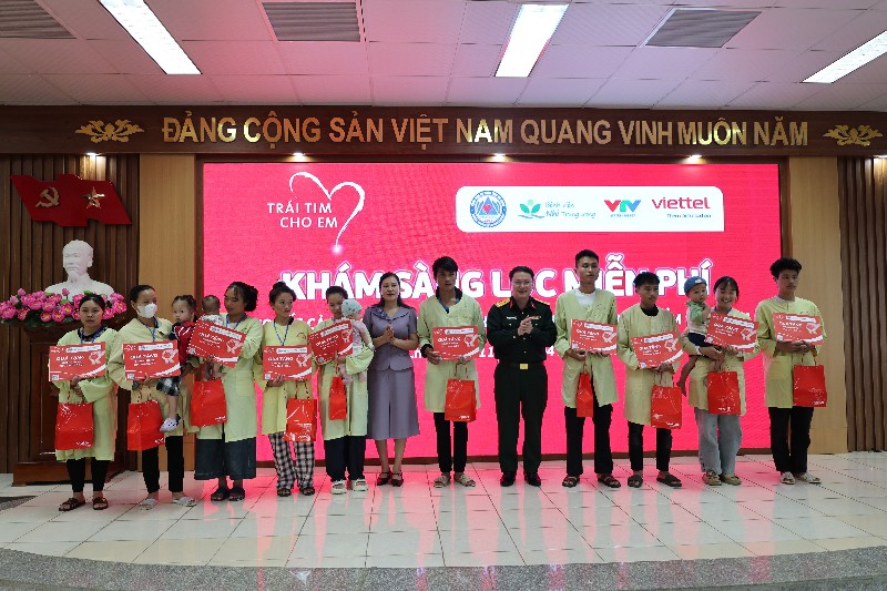 Khám sàng lọc miễn phí bệnh tim bẩm sinh cho trẻ dưới 18 tuổi