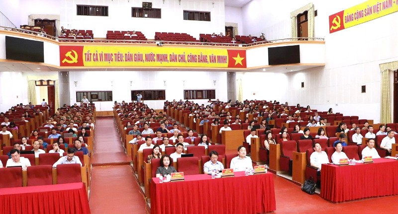 Hội nghị toàn quốc nghiên cứu, học tập, quán triệt và triển khai thực hiện Nghị quyết Hội nghị lần thứ hai Ban Chấp hành Trung ương Đảng khóa XIV