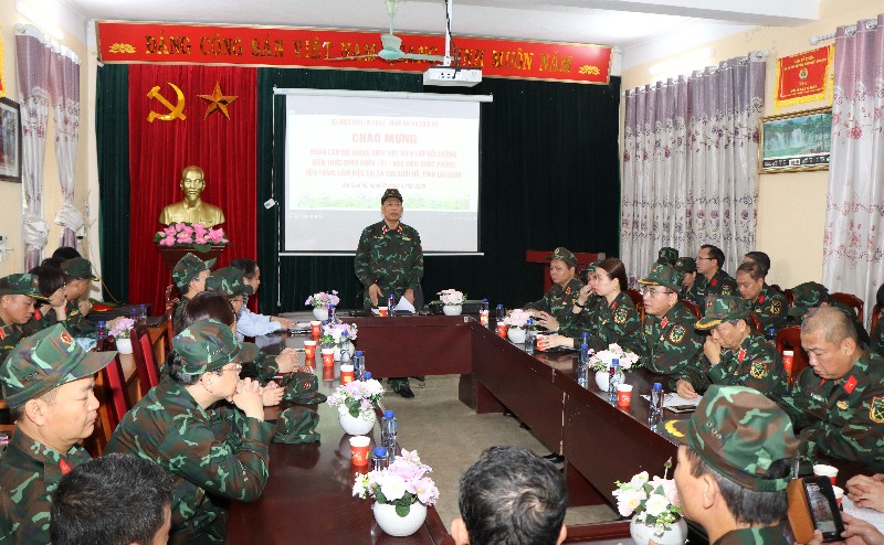 Đoàn công tác của Học viện Quốc phòng thăm, làm việc tại xã Sin Suối Hồ