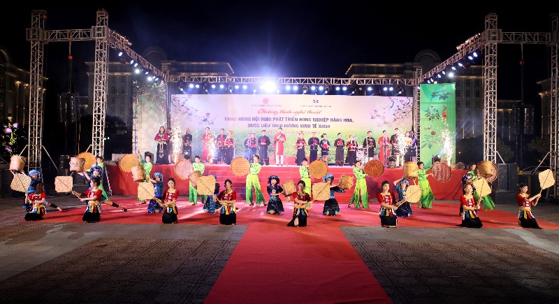 Đặc sắc Chương trình nghệ thuật “Lai Châu lung linh sắc màu” 