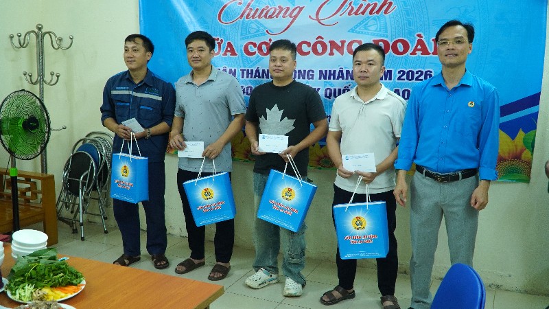 "Bữa cơm công đoàn" cho công nhân, người lao động tại Nhà máy Thủy điện Nậm Na 1