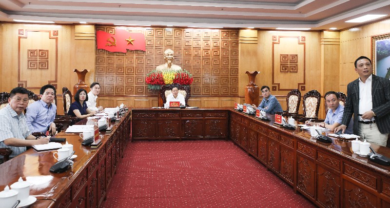 Bí thư Tỉnh ủy Lê Minh Ngân chủ trì cho ý kiến về chủ trương đầu tư cầu đường bộ đa công năng qua biên giới và quy hoạch đô thị Tân Phong - Đoàn Kết