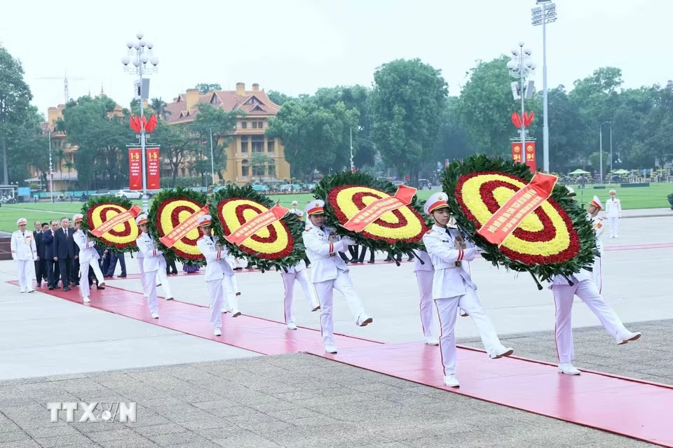 Lãnh đạo Đảng, Nhà nước vào Lăng viếng Chủ tịch Hồ Chí Minh