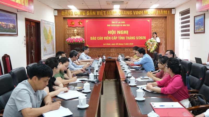 Hội nghị Báo cáo viên tháng 5/2026