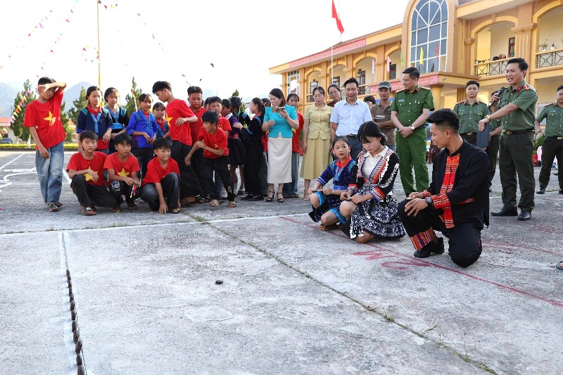 Hoạt động tham quan, trải nghiệm các trò chơi dân gian dự kiến triển khai lắp đặt tại trường học vùng biên