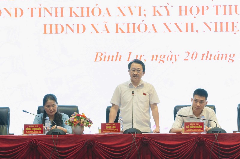 Đồng chí Sùng A Hồ – Phó Bí thư Tỉnh ủy, Trưởng Đoàn ĐBQH tỉnh tiếp xúc cử tri xã Bình Lư