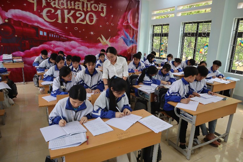 Tiếp sức học sinh vùng cao ôn thi tốt nghiệp trung học phổ thông