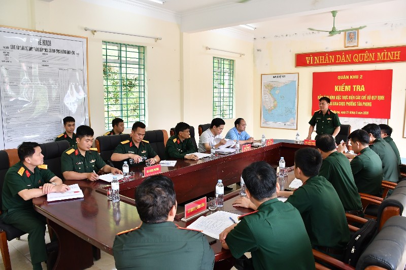 Quân khu 2 kiểm tra nắm tình hình việc thực hiện các chế độ quy định tại Ban Chỉ huy Quân sự xã trên địa bàn tỉnh Lai Châu