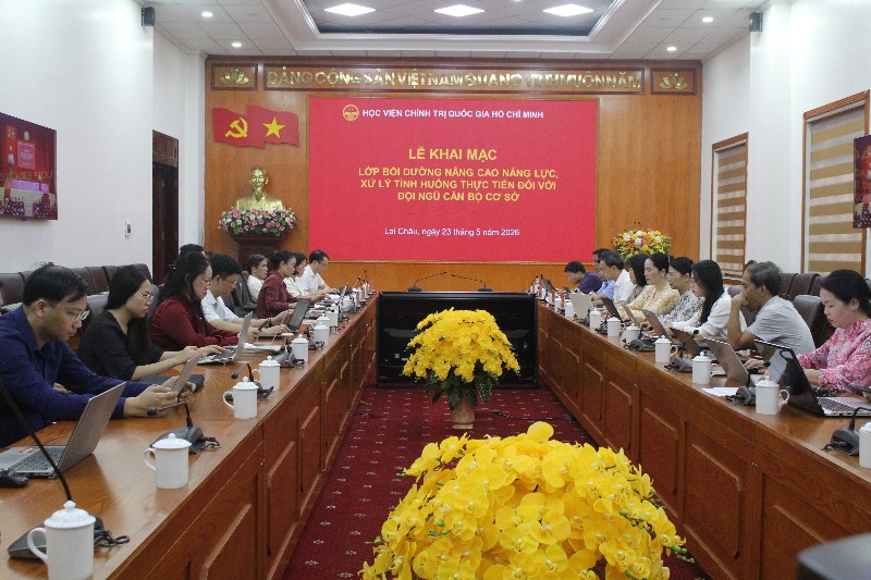 Khai mạc lớp bồi dưỡng nâng cao năng lực cán bộ cơ sở