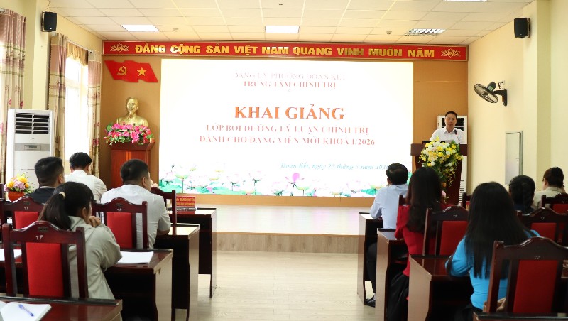 Lớp bồi dưỡng lý luận chính trị cho đảng viên mới đợt I/2026