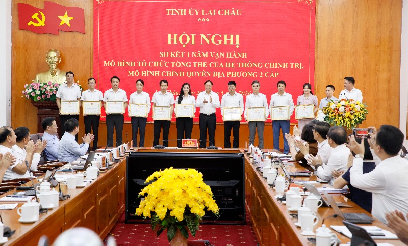 Bí thư Tỉnh uỷ Lê Minh Ngân yêu cầu đội ngũ cán bộ thay đổi tư duy, cách làm trong vận hành chính quyền địa phương 2 cấp