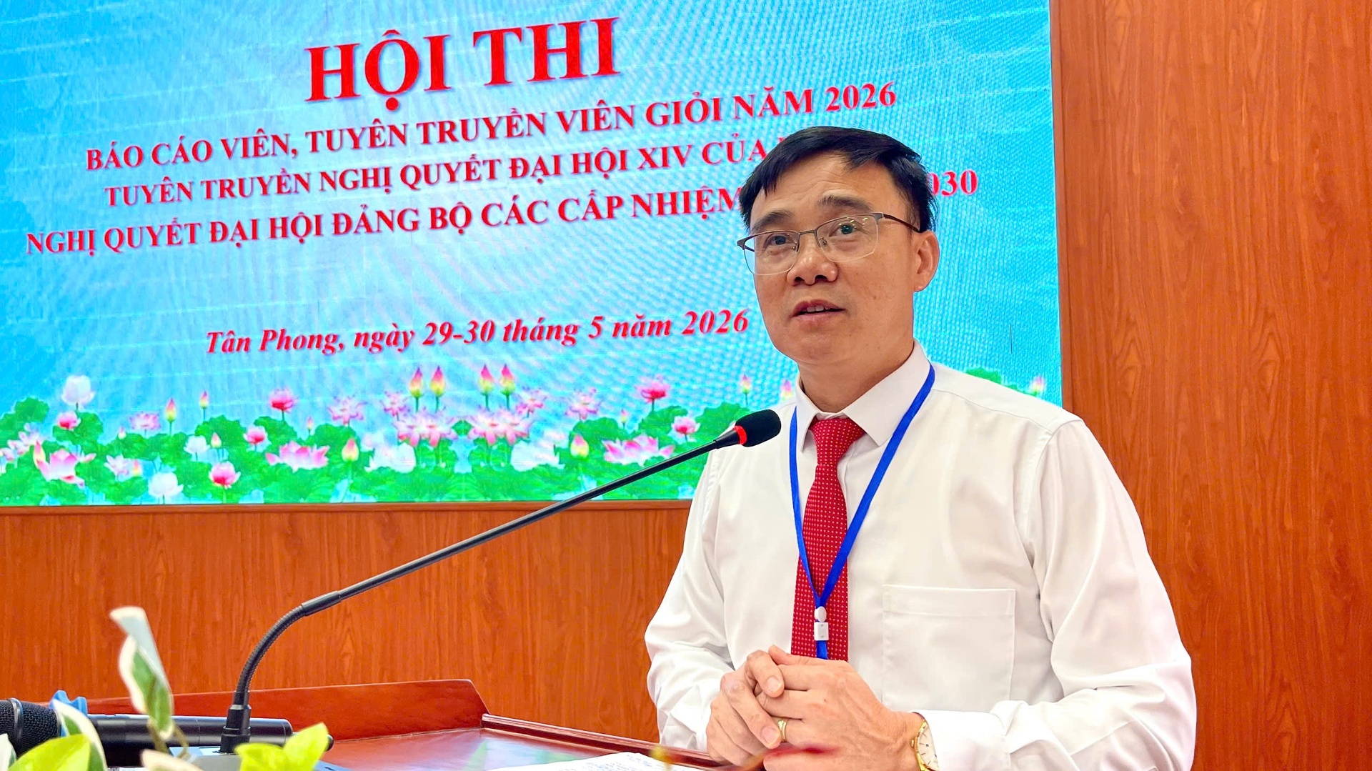 Đồng chí Đặng Quang Chung - Phó Bí thư Thường trực Đảng ủy, Trưởng Ban Tổ chức Hội thi phát biểu khai mạc Hội thi. 