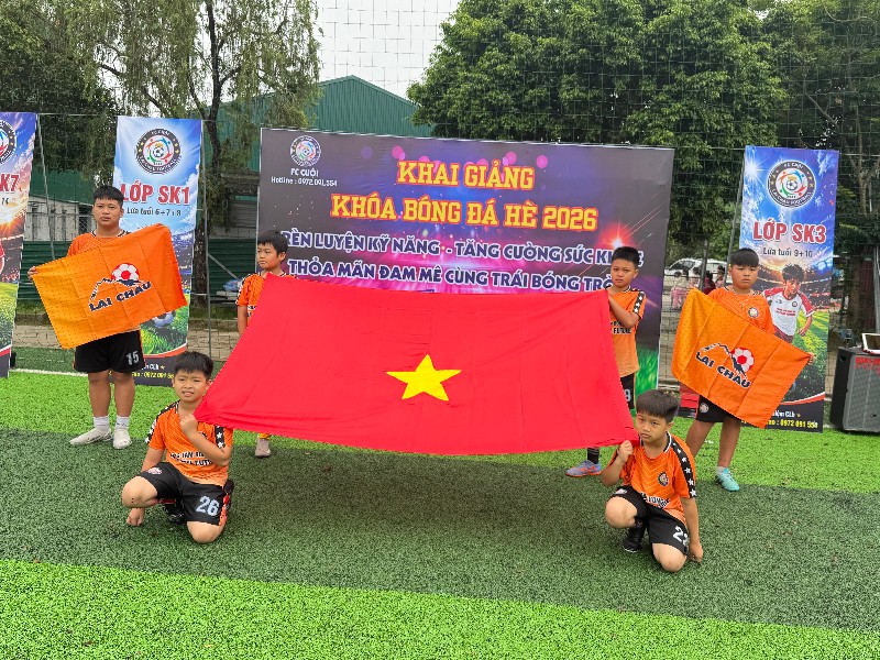 Khai giảng khóa bóng đá hè năm 2026