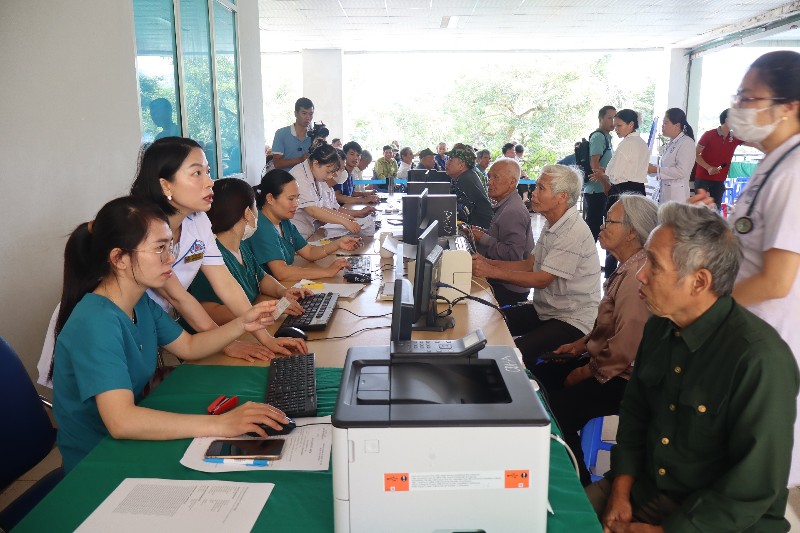 Lễ ra quân khám sức khỏe định kỳ miễn phí cho người dân trên địa bàn tỉnh Lai Châu năm 2026