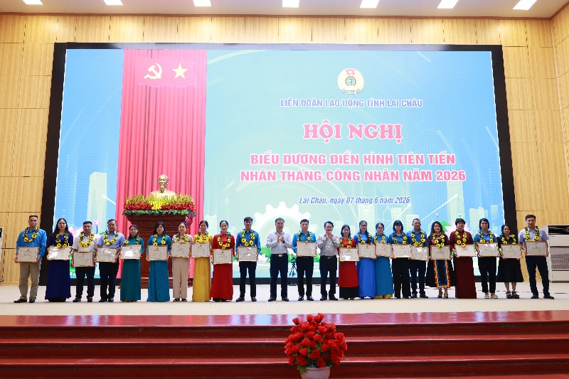 Biểu dương điển hình tiên tiến Nhân Tháng Công nhân năm 2026