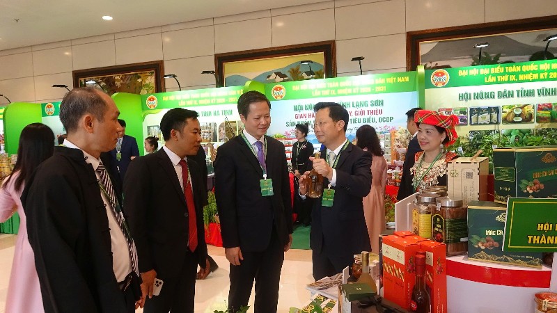 Đoàn đại biểu tỉnh Lai Châu tham dự Đại hội đại biểu toàn quốc Hội Nông dân Việt Nam lần thứ IX