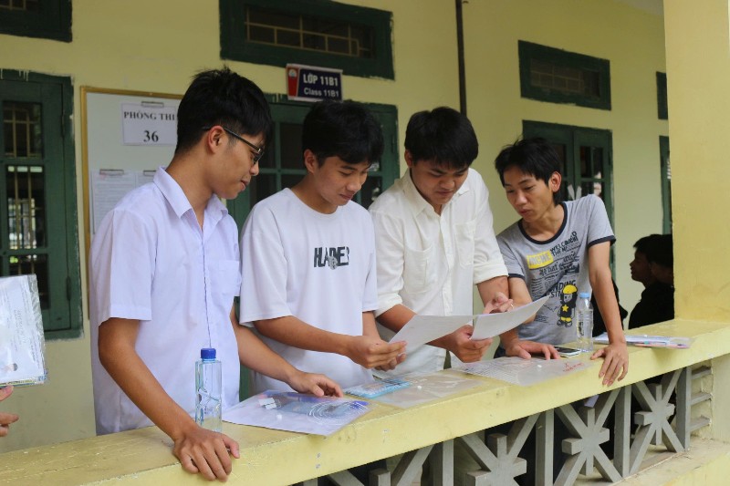     Lai Châu: Thí sinh vững vàng bước vào ngày thi thứ hai